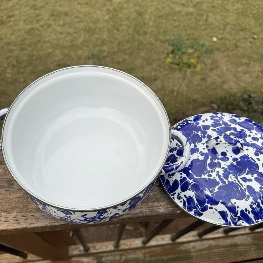 Blue & White Enamel Stock‎ Pot with Lid – Splatterware Style 10